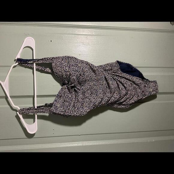 Nip Tuck Swimsuit  Navy with Pink patternOne Piece Size 4 - Picture 1 of 13